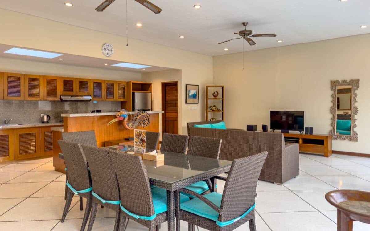 Villa Vara Seminyak, Bali - 4br (best price 2026) — photo 2, private villa in Seminyak